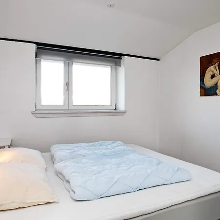 6 Person In Humble-by Traum *