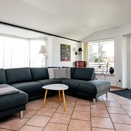 6 Person In Humble-by Traum Nordenbro Vesteregn