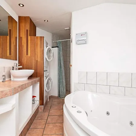 6 Person In Humble-by Traum Nordenbro Vesteregn